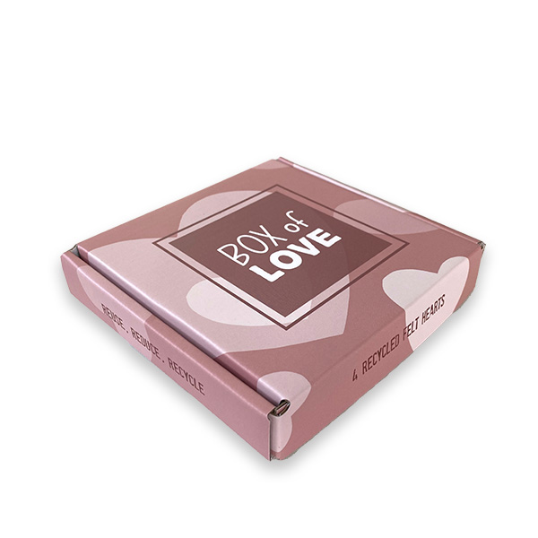 Box of Love met recycled vilt hartfiguren SuperWaste